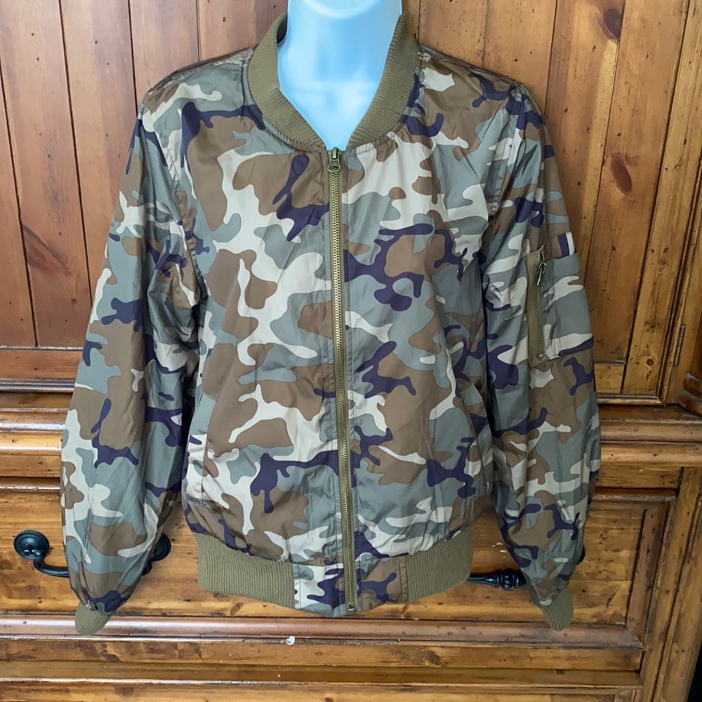 COPY - Windbreaker Camouflage Print Jacket - Picture 3 of 10